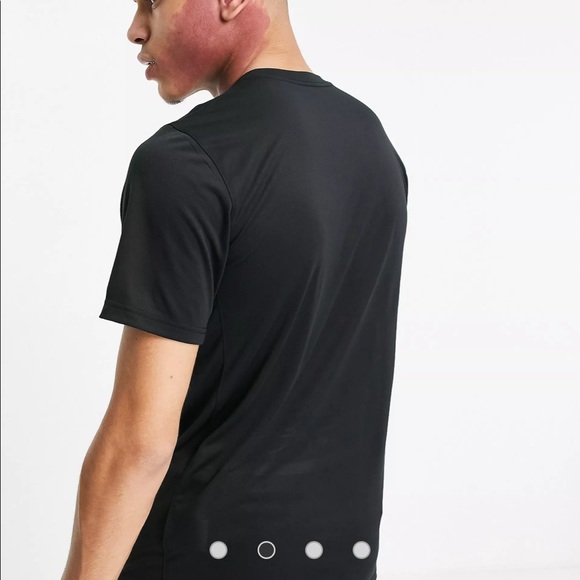 Nike T-shirt - Picture 2 of 4